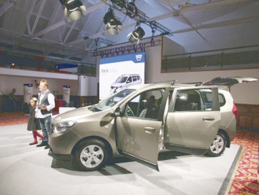 8.000 de europeni au comandat Dacia Lodgy după poze